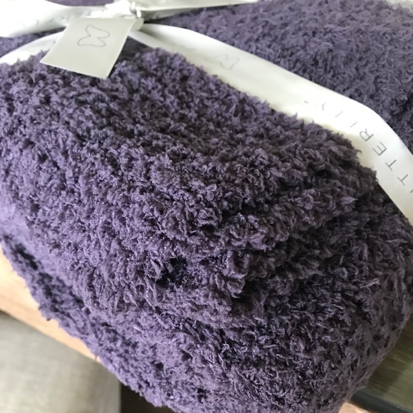 COPY - 🦋Blu Butterfly lavender fluffy blanket. - Picture 8 of 10
